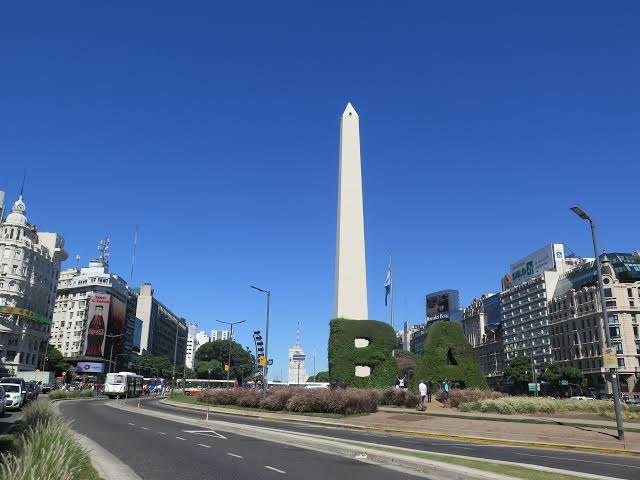 The Obelisco on Avenida 9 de Julio, Buenos Aires